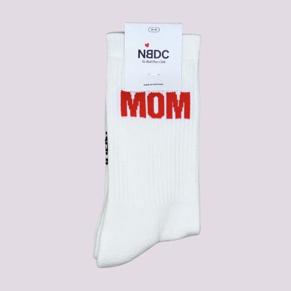 NO BAD DAYS CLUB Socken “Mom” Rot | Für Power-Mamas | NO BAD DAYS CLUB