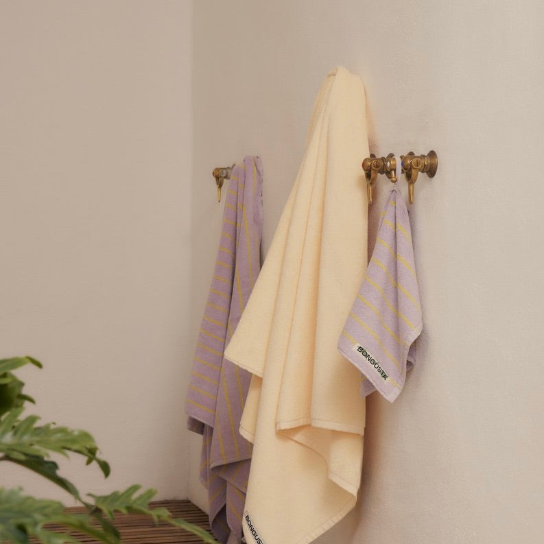 BONGUSTA Badetuch “Naram Lilac & Neon Yellow” 70x140 cm | BONGUSTA
