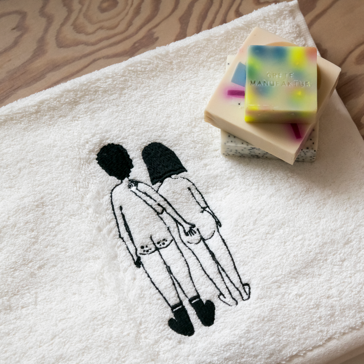 helen b Gästehandtücher helen b "Naked Couple Back" | mit Illustrationen von Helen Blanchaert (2 Stk.)