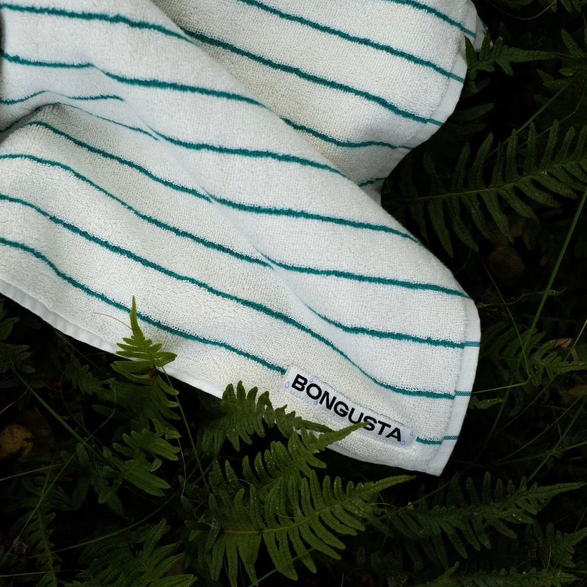 BONGUSTA Badelaken BONGUSTA “Naram Pure White & Grass” | 100x150 cm | Sanfte Farben