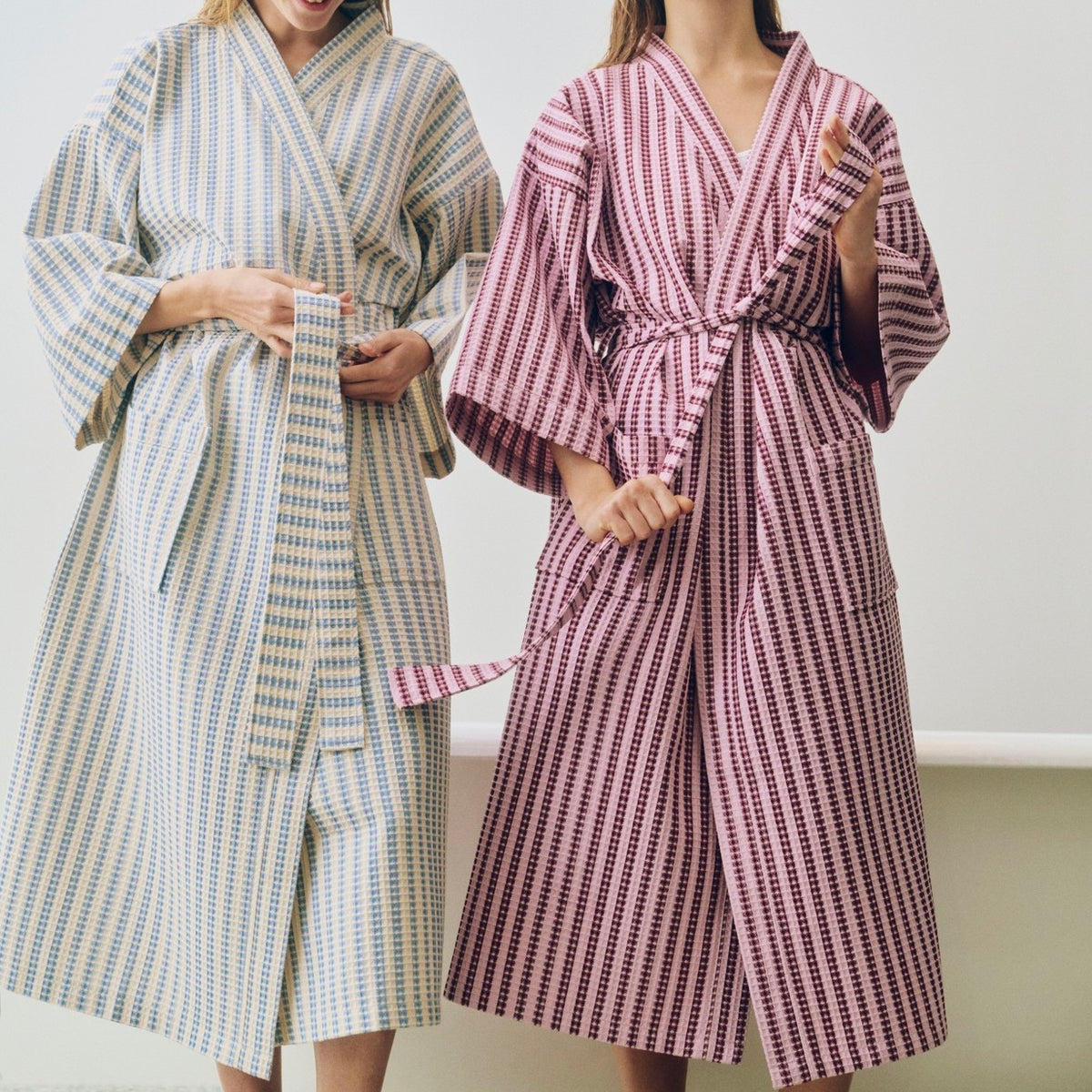 HAY Bademantel „Waffle Bathrobe Stripe Dusty Blue“ | Soft Comfort | HAY