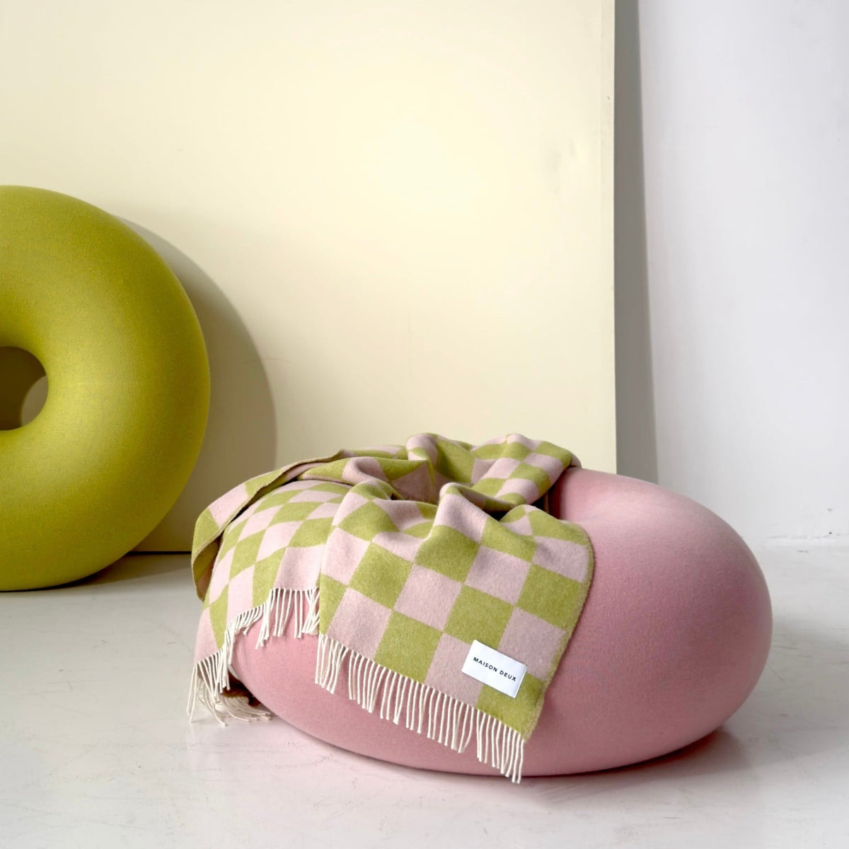 Maison Deux Decke “Schachbrett” Kiwi-Pink | 100% Wolle | Maison Deux
