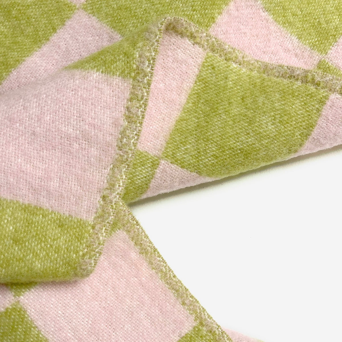 Maison Deux Decke “Schachbrett” Kiwi-Pink | 100% Wolle | Maison Deux