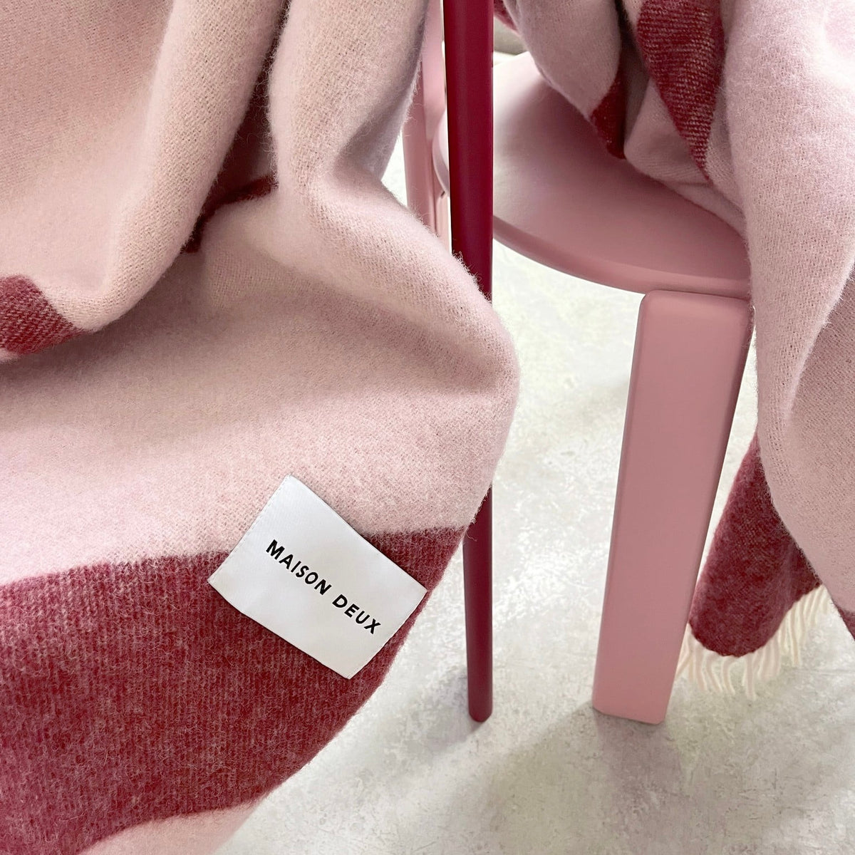 Maison Deux Decke “Swirl” Rosa Bordeaux | 100% Wolle | Maison Deux