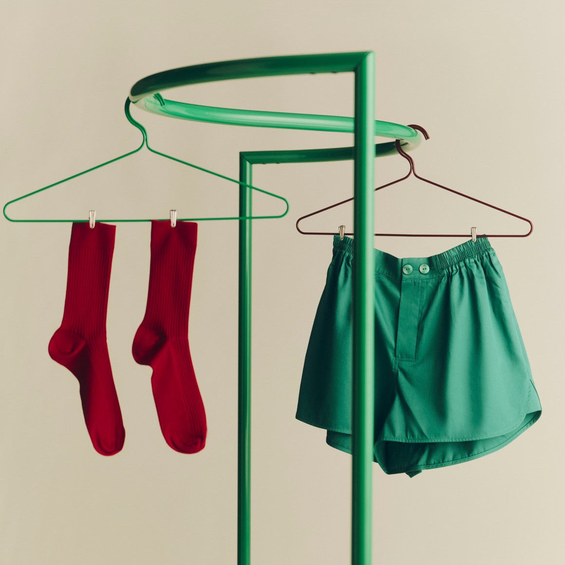 HAY Kleiderbügel „Colour Hanger Jungle Green“ 3er Set | Frisch & modern | HAY