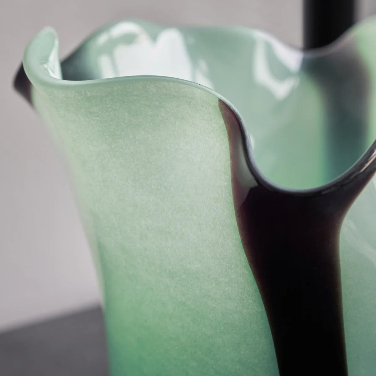 House Doctor Vase “Loose” Hellgrün | Zeitloses Design | House Doctor
