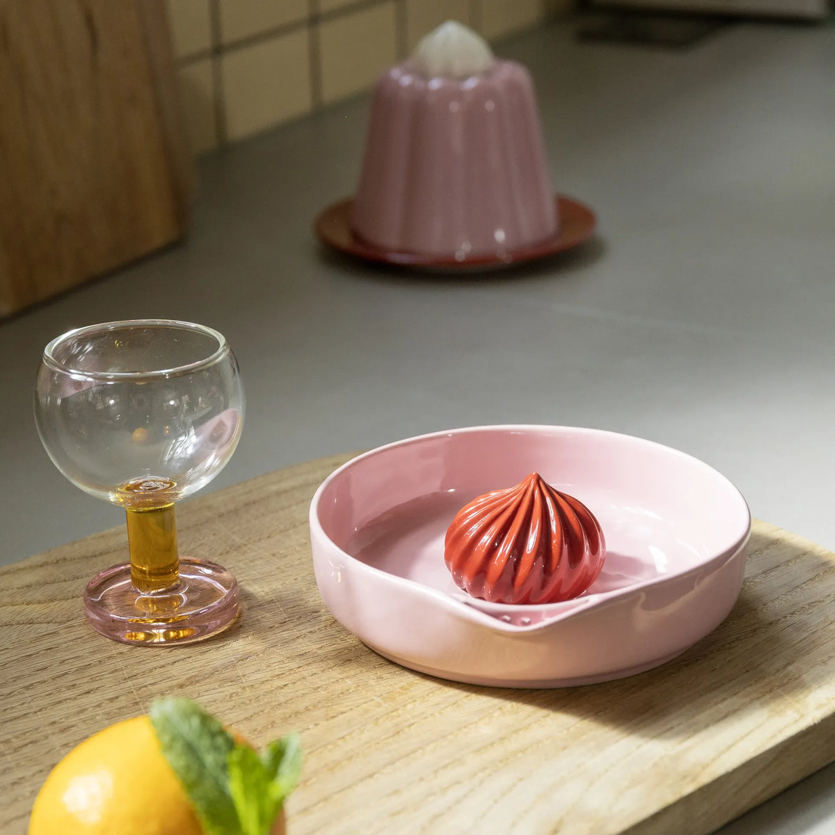 &Klevering Zitronenpresse „Squeezer Pudding Pink“ | Stylisch & praktisch | &Klevering