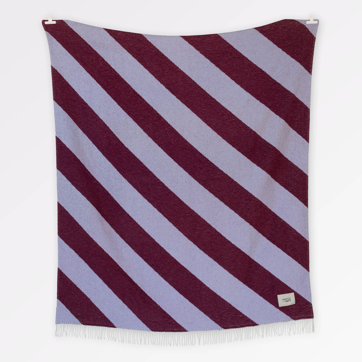 Textilwerk Decke „Stripes Lilac“ 150x200cm | Kuschelige Wohndecke | Textilwerk