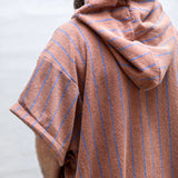 BONGUSTA Poncho „Naram Camel & Ultramarine L/XL“ | Entspannt drüberziehen | Bongusta