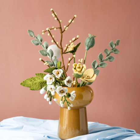Gry & Sif Filz-Zweig “Wisteria White” | Handgefertigte Filzdeko | Gry & Sif