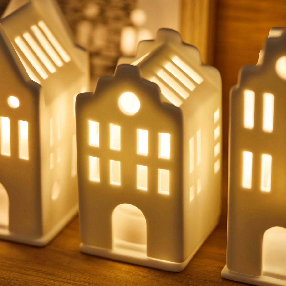 Mini-Leuchthaus “Stadthaus” | Porzellan Windlicht | räder