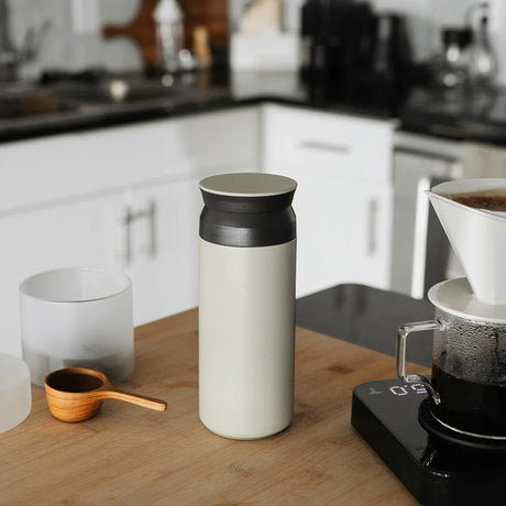 KINTO Thermobecher "Travel Tumbler" Sand Beige 500ml | doppelwandig isoliert | KINTO