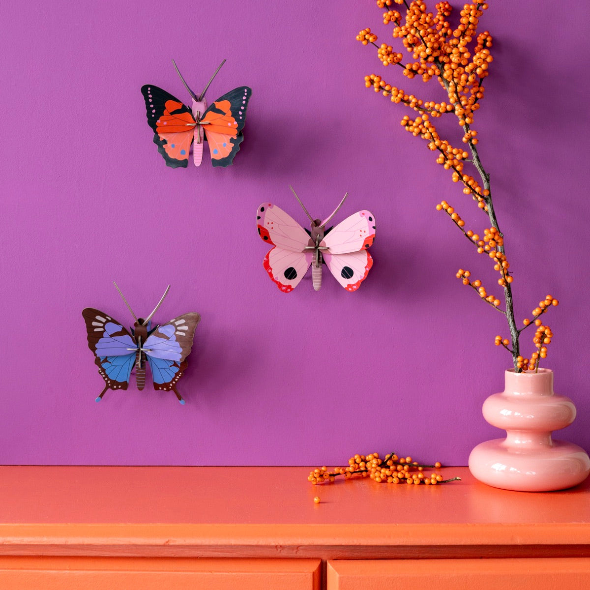 studio ROOF Wanddeko “Rosora Butterfly” | Farbintensives 3D Design | studio ROOF