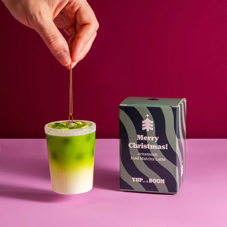 Yup in de Boom Weihnachtshänger “Matcha Latte” | Christbaumschmuck | Yup in de Boom