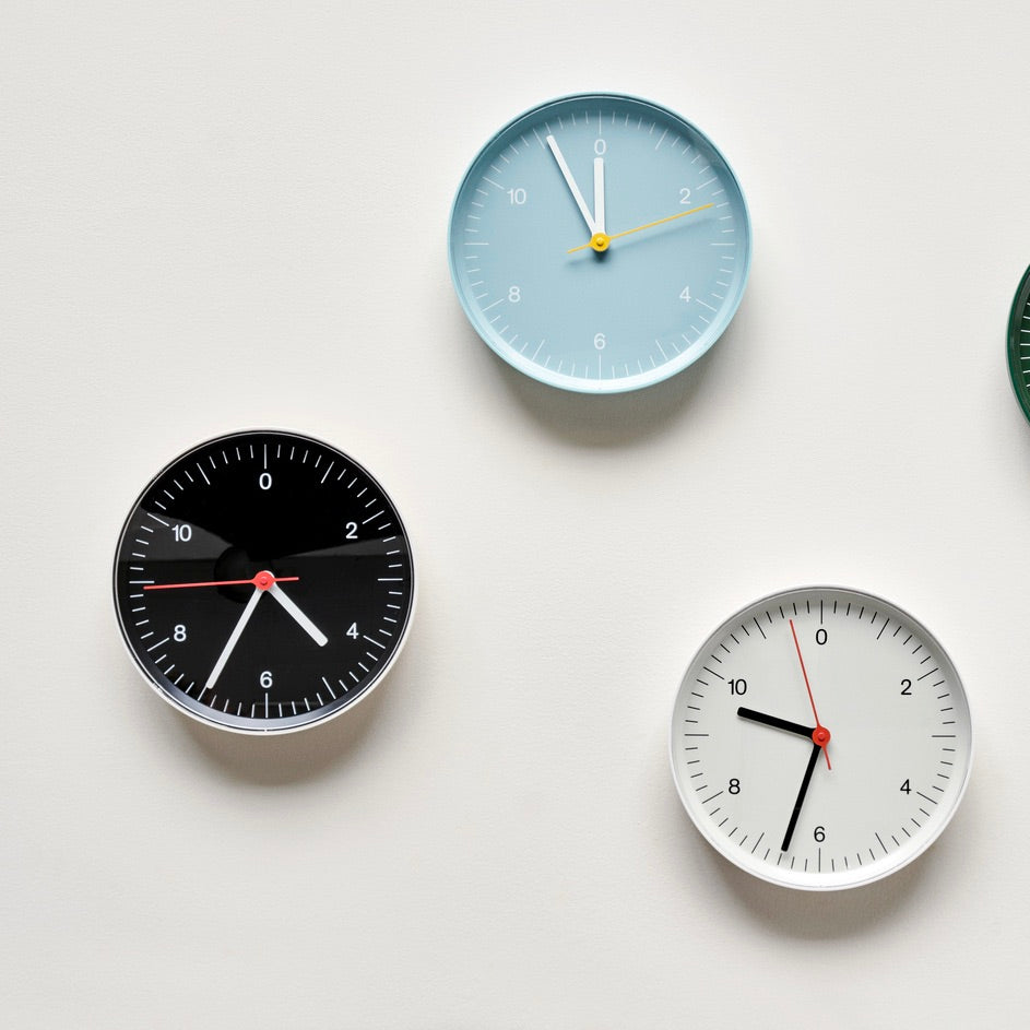 HAY Wanduhr „Wall Clock Black“ | Schlicht & funktional | HAY