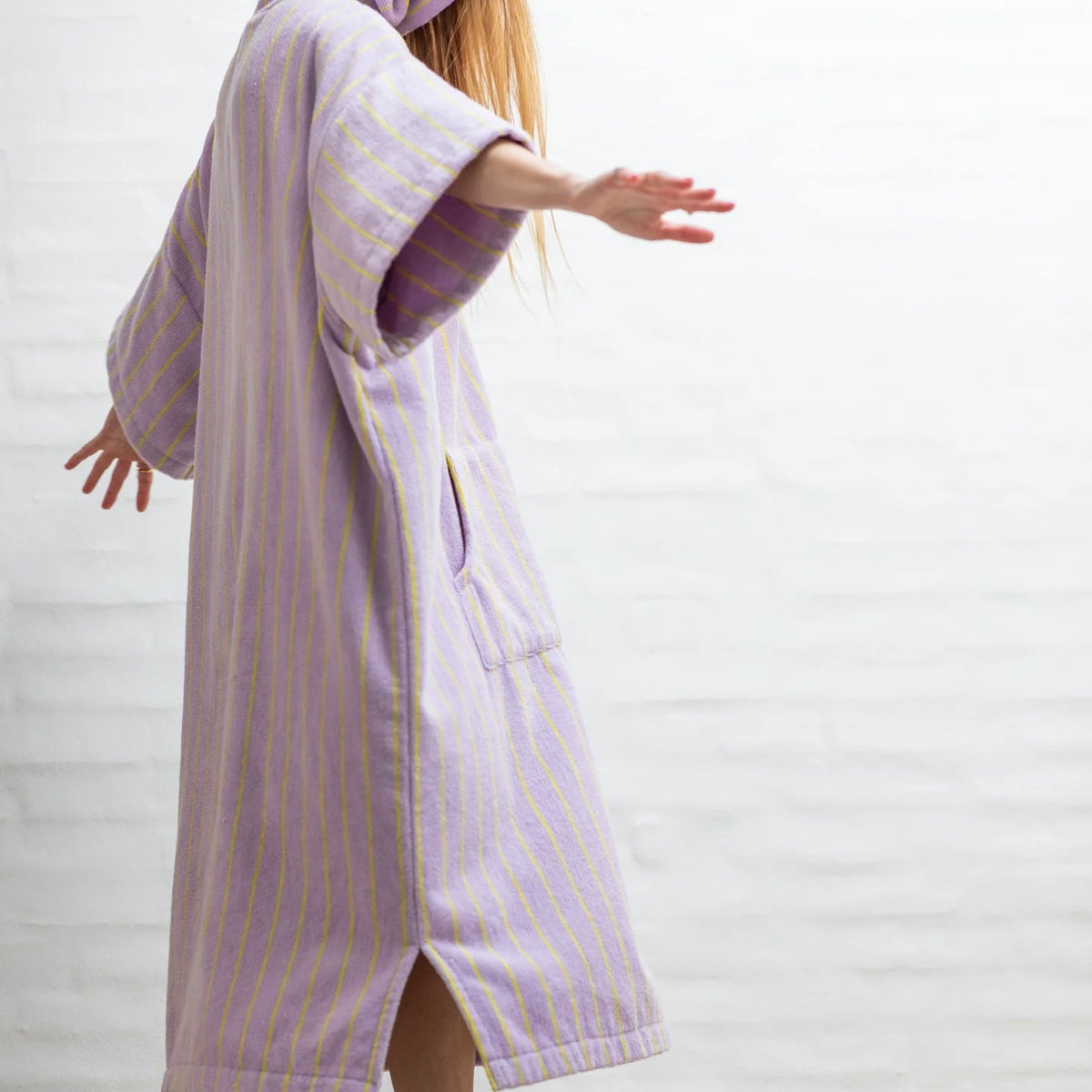 BONGUSTA Poncho „Naram Lilac & Neon Yellow L/XL“ | Auffällig & weich | BONGUSTA
