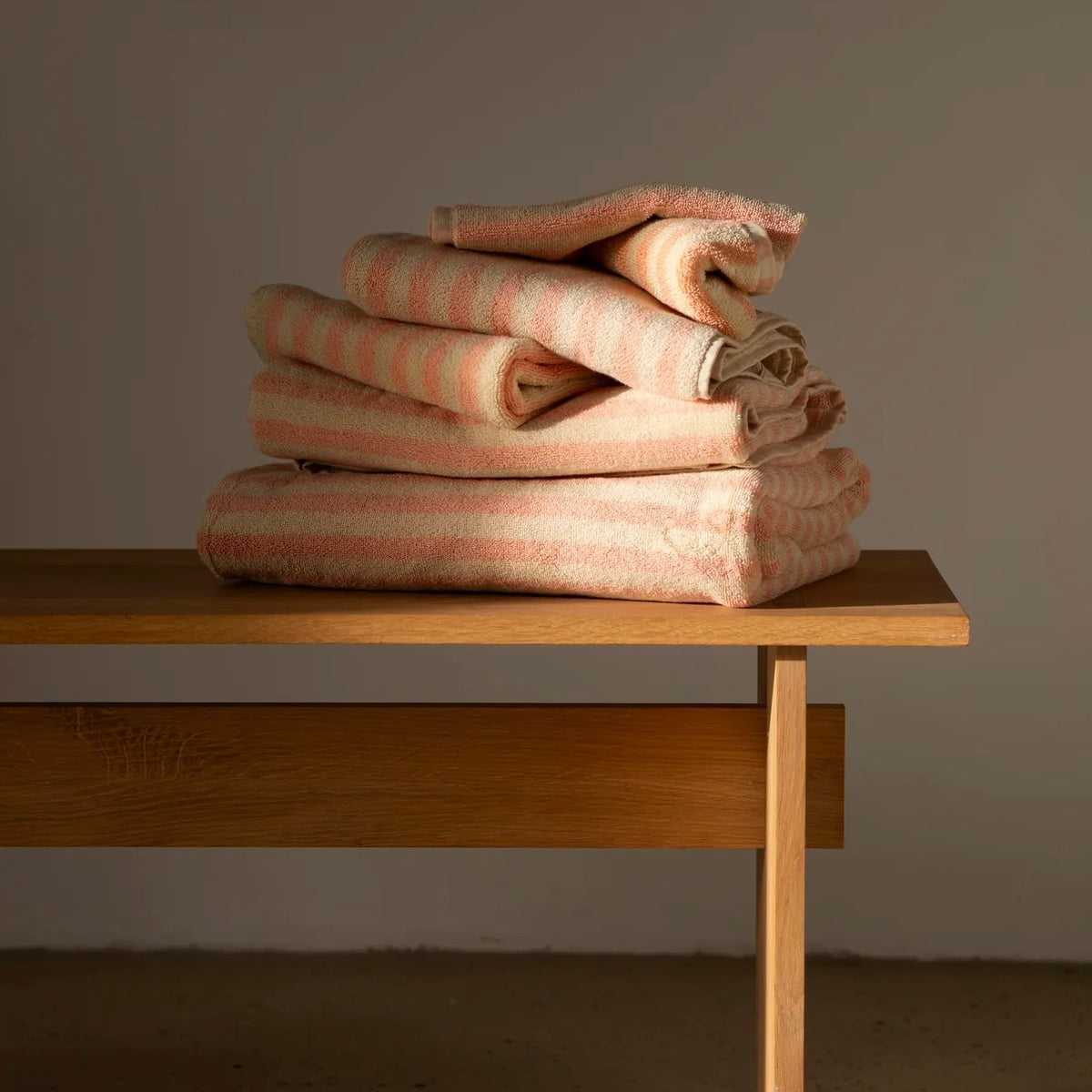 BONGUSTA Badetuch BONGUSTA “Naram Tropical & Creme” | 70x140 cm | Luxuriös & Langlebig