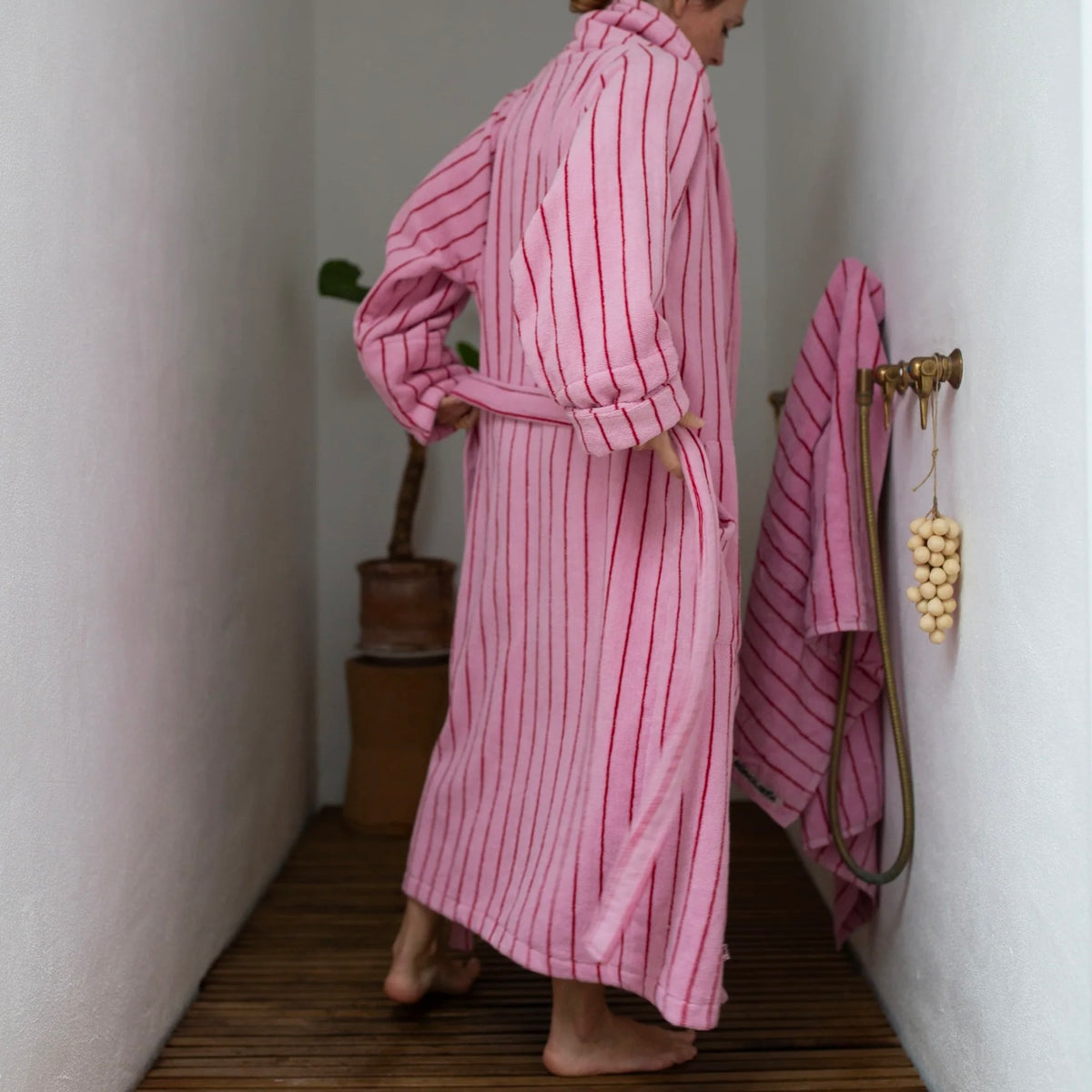 BONGUSTA Bademantel „Naram Baby Pink & Sky Patrol Red“ (L/XL) | BONGUSTA | Komfortabler Bademantel