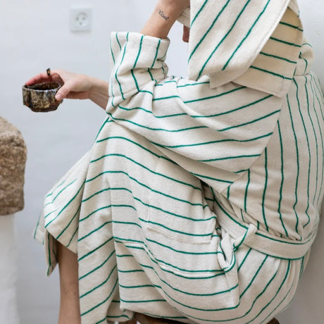 BONGUSTA Bademantel „Naram Pure White & Grass“ (L/XL) | BONGUSTA | Komfortabler Bademantel