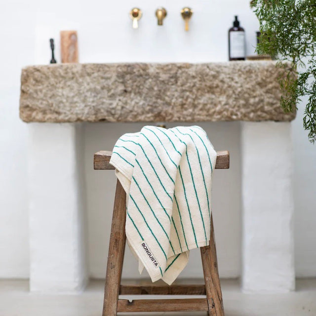 BONGUSTA Badetuch BONGUSTA “Pure White & Grass” | 70x140cm Baumwolle | Zeitlos & Naturverbunden
