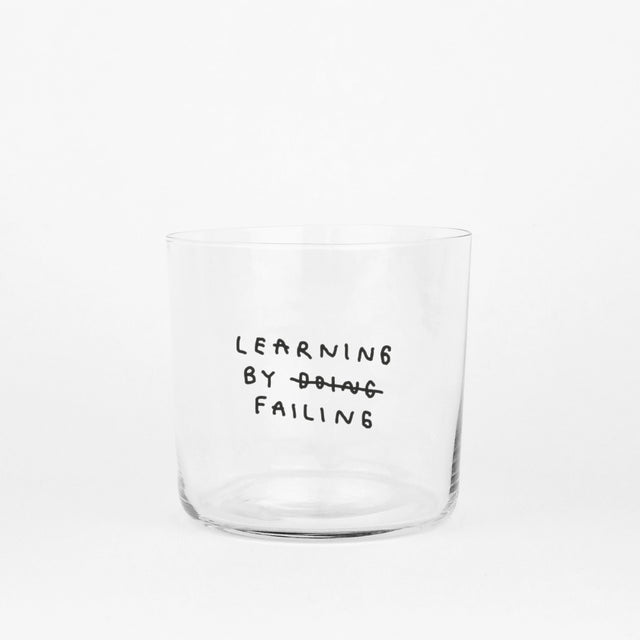 YAHYA Studio Trinkglas „Learning by Failing“ | Weise Typo auf Glas | YAHYA Studio