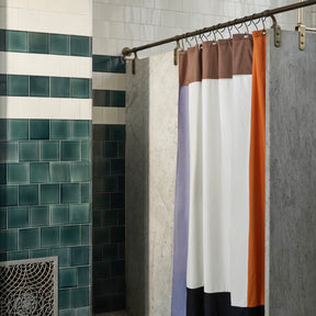 HAY Duschvorhang „Pivot Shower Curtain Cream“ | Weiches Farbspiel | HAY