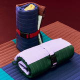 HAY Reisedecke „Quilted Burgundy, Green & Blue“ | Gemütlich unterwegs | HAY Dogs