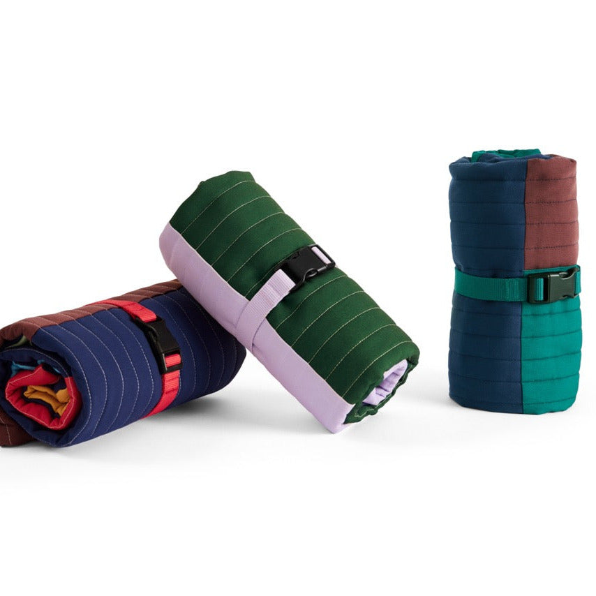 HAY Reisedecke „Quilted Burgundy, Green & Blue“ | Gemütlich unterwegs | HAY Dogs