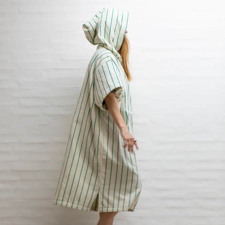 BONGUSTA Poncho „Naram Pure White & Grass“ (S/M) | BONGUSTA | Frischer Poncho in Weiß