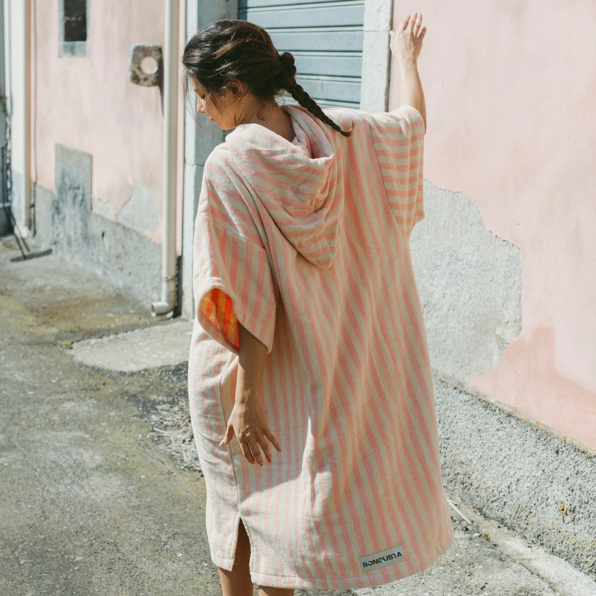 BONGUSTA Poncho „Naram Tropical & Creme L/XL“ | Locker & bequem | Bongusta