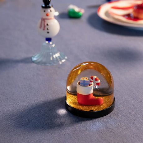 &Klevering Schneekugel „Christmas Stocking“ | Weihnachtlich & verspielt | &Klevering