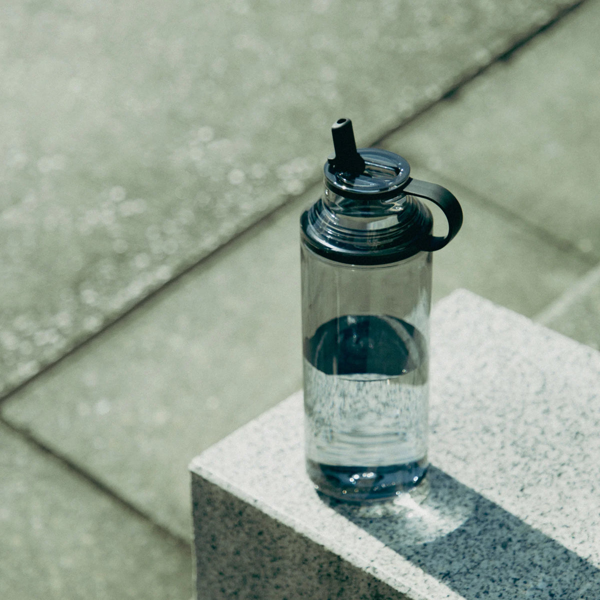 KINTO Trinkflasche "Active Bottle" Smoke 950ml | Modern & Wiederverwendbar | KINTO