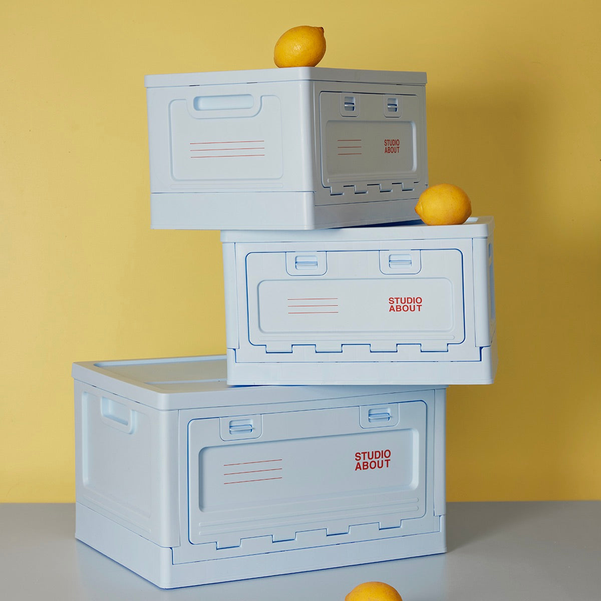 Studio About Aufbewahrungsbox Studio About "Medium" | Light Blue Kunststoff | Platzsparend & Elegant