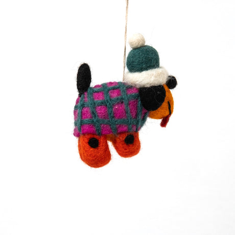 WRAP Filzanhänger WRAP “Toots, Dog in a Hat” | Filzanhänger mit Hund und Winterhut
