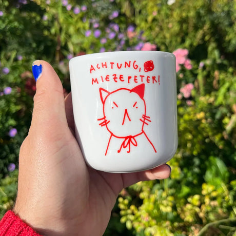 Gianluca Scigliano Becher “Miezepeter” | Verspieltes Design | Gianluca Scigliano